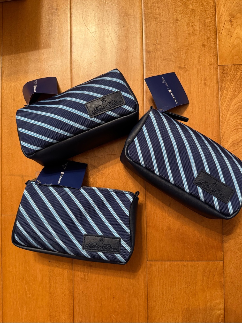 United airlines brooks brothers amenity kits, lot of 3
